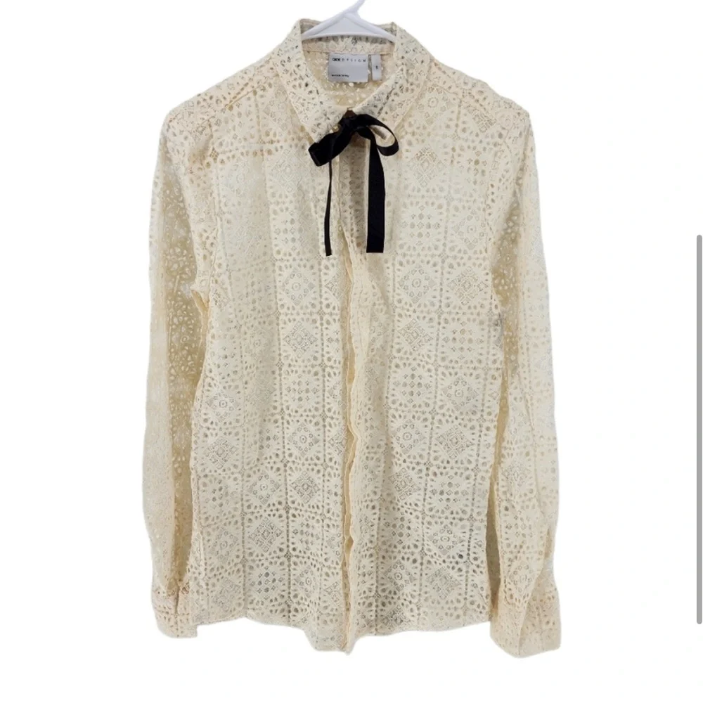 Unisex ASOS Lace Buttondown Shirt Longsleeve Cream Eyelet w/ Ribbon Neck Tie XS - Picture 2 of 7